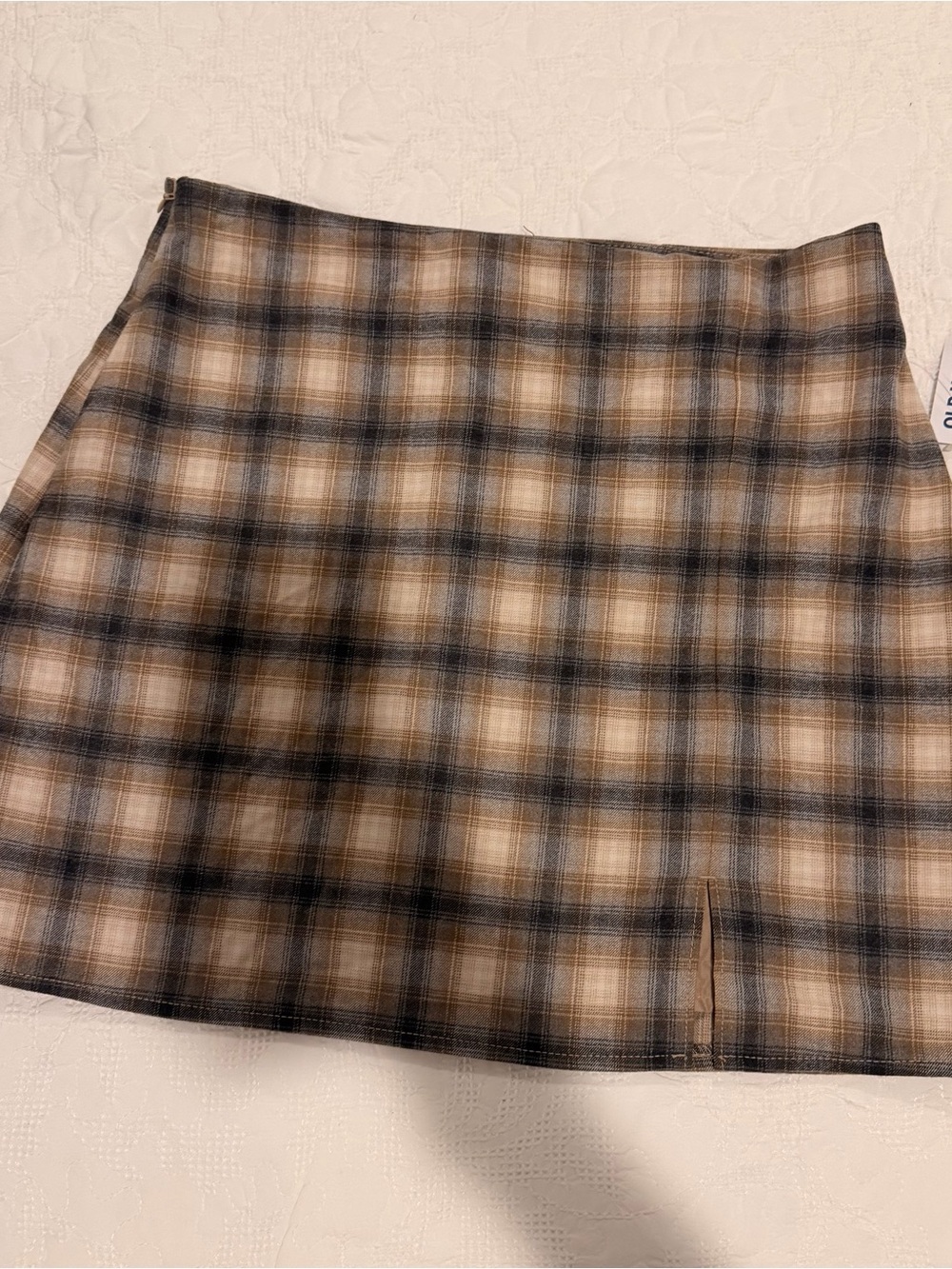 Old Navy Plaid Mini Skirt in Beige, Navy and Cream